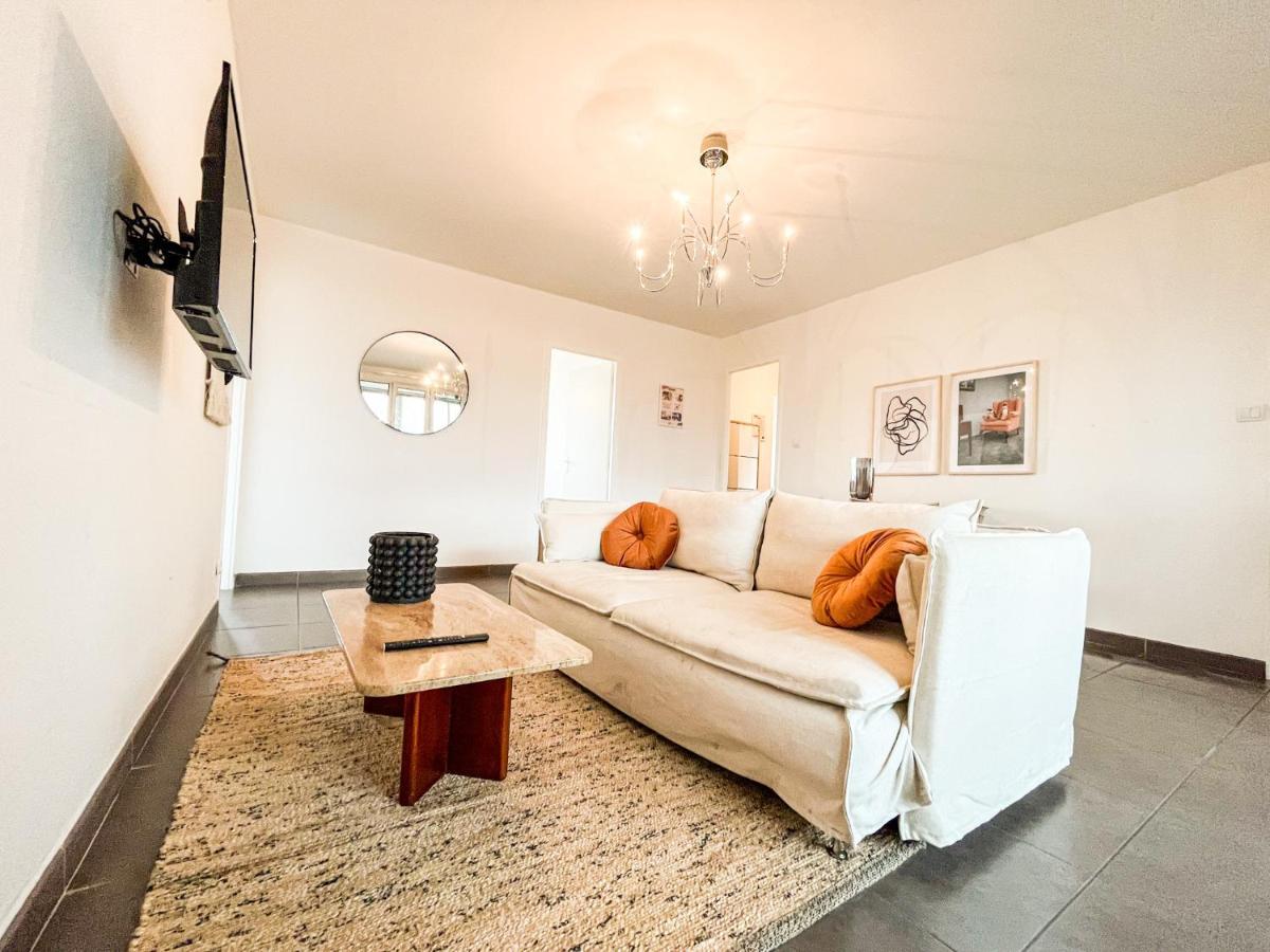 Suite Fanette Venissieux Bagian luar foto