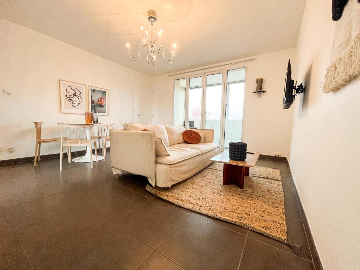 Suite Fanette Venissieux Bagian luar foto